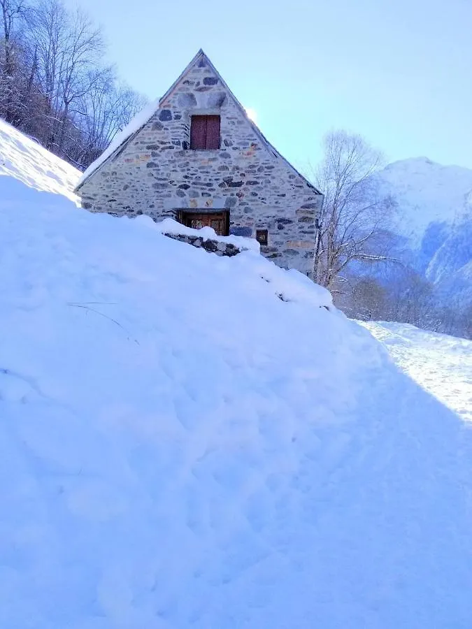 Granges LASCOSTES isolées et insolites en montagne à Loudenvielle dans les HAUTES-PYRENEES du dimanche au dimanche en principe néanmoins pour des séjours entre 4 et 7 nuits contactez-nous par la messagerie Сasa de vacaciones