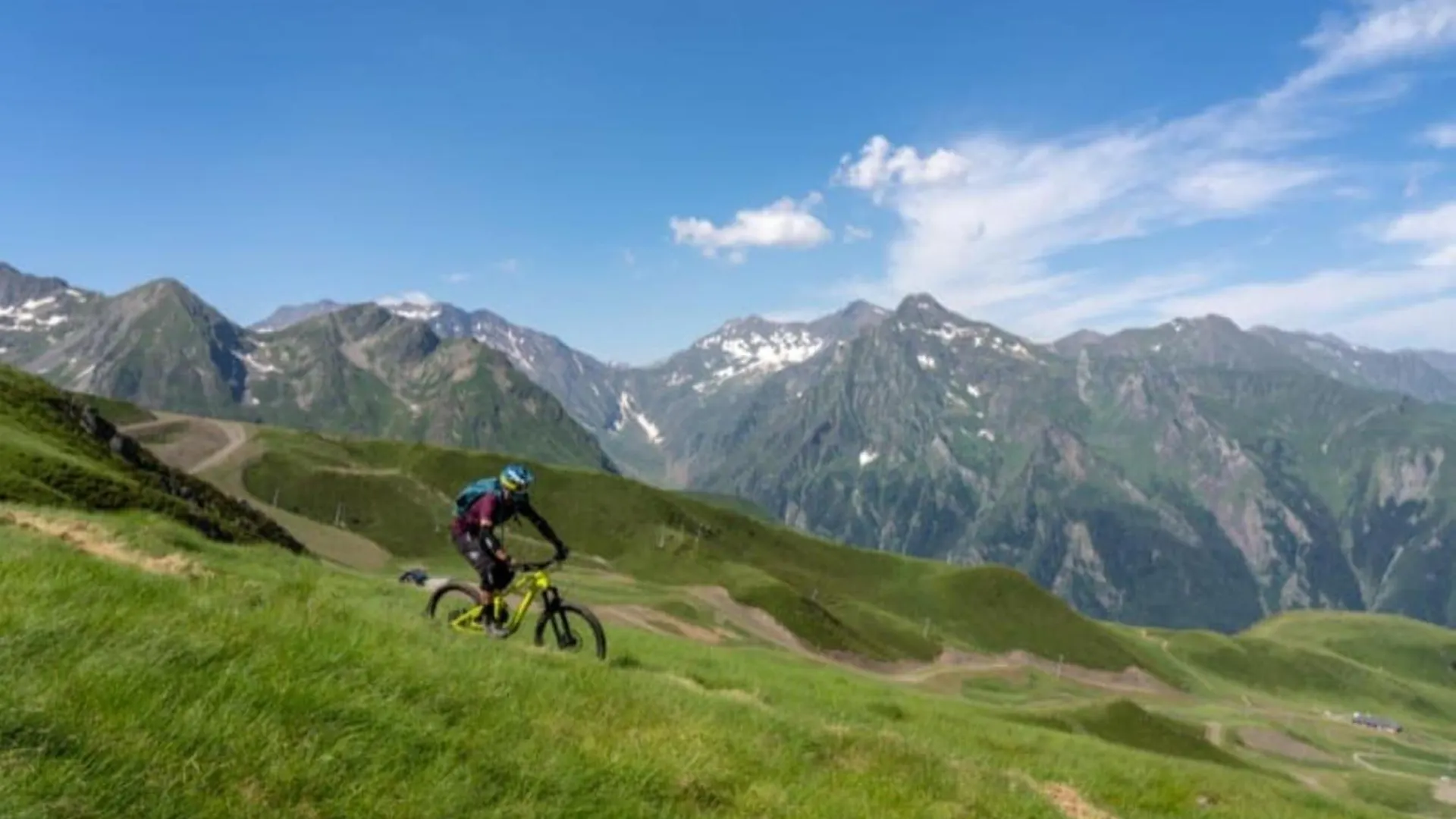 Сasa de vacaciones Granges LASCOSTES isolées et insolites en montagne à Loudenvielle dans les HAUTES-PYRENEES du dimanche au dimanche en principe néanmoins pour des séjours entre 4 et 7 nuits contactez-nous par la messagerie Francia