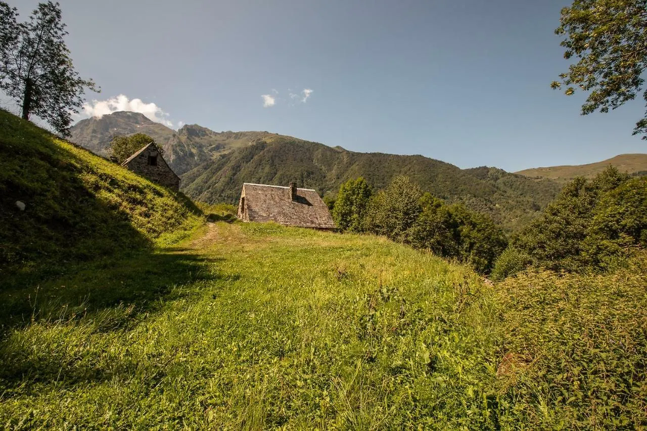 Granges LASCOSTES isolées et insolites en montagne à Loudenvielle dans les HAUTES-PYRENEES du dimanche au dimanche en principe néanmoins pour des séjours entre 4 et 7 nuits contactez-nous par la messagerie Francia