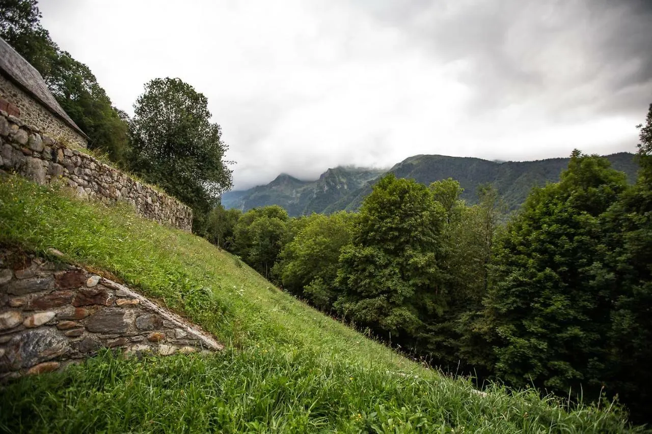 Сasa de vacaciones Granges LASCOSTES isolées et insolites en montagne à Loudenvielle dans les HAUTES-PYRENEES du dimanche au dimanche en principe néanmoins pour des séjours entre 4 et 7 nuits contactez-nous par la messagerie